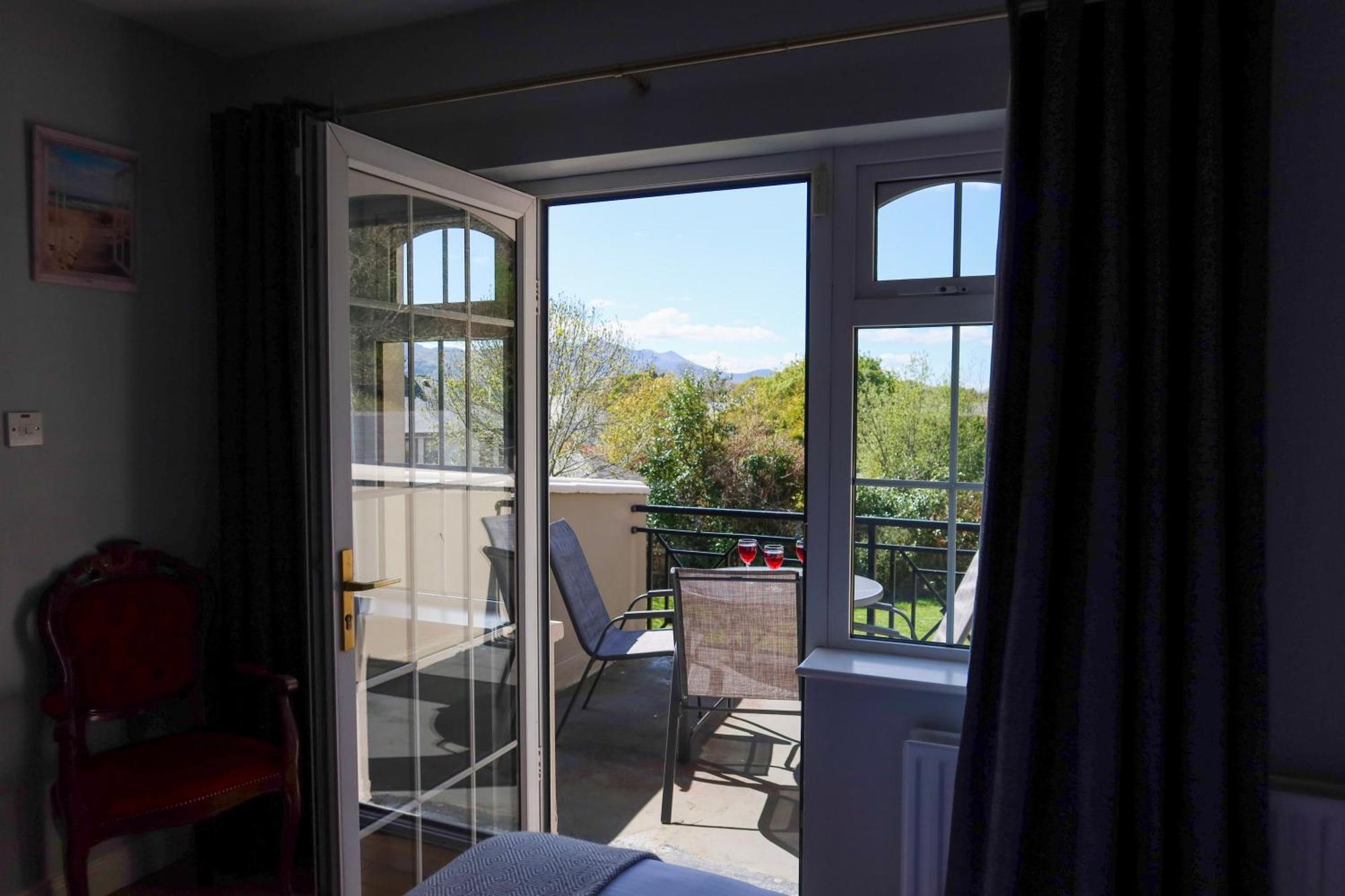 Woodville Lodge Guesthouse Килларни Экстерьер фото