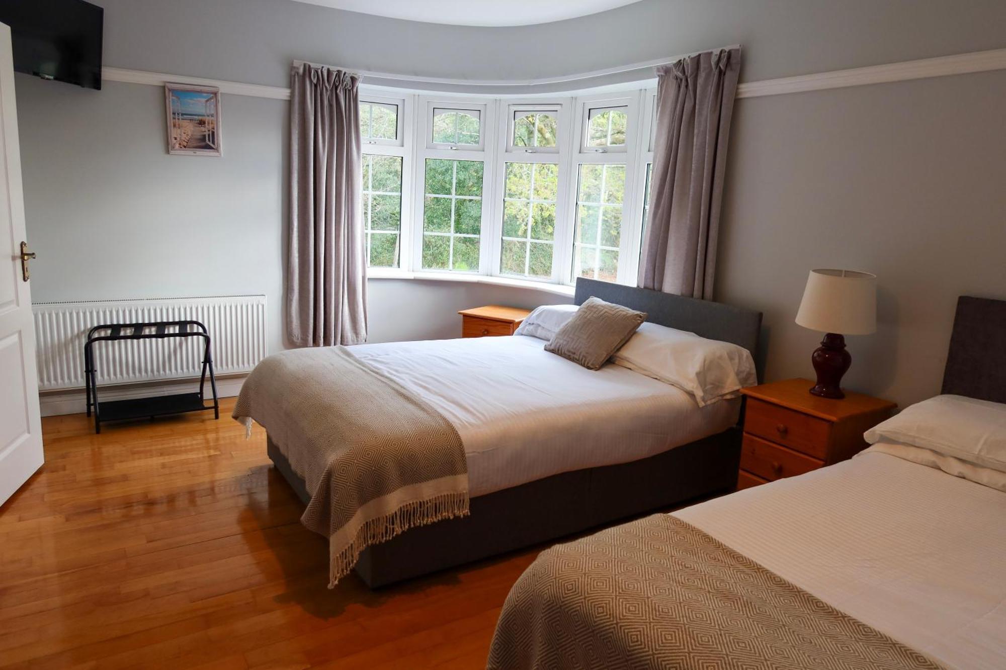 Woodville Lodge Guesthouse Килларни Экстерьер фото