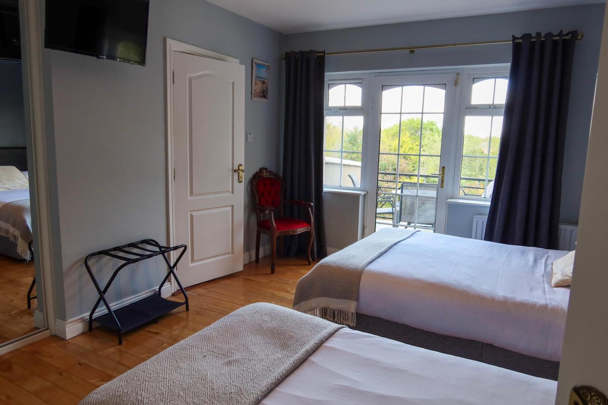 Woodville Lodge Guesthouse Килларни Экстерьер фото
