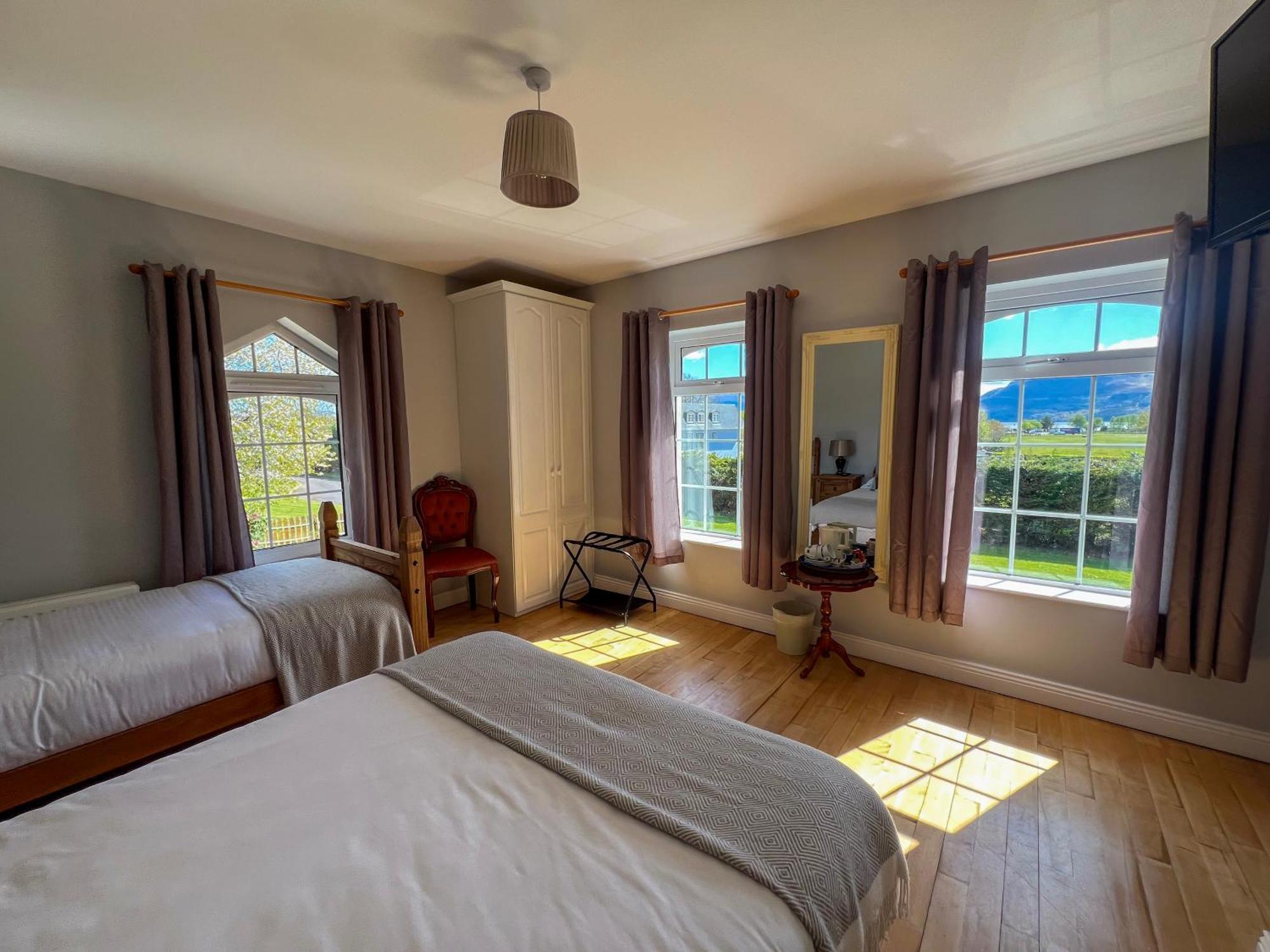 Woodville Lodge Guesthouse Килларни Экстерьер фото